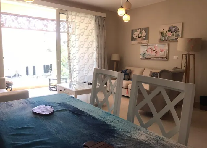 Mangroovy- 1br Bleu Ciel Apartment *